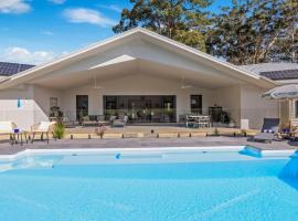 Koala Lane - Family, Pool, Sleeps 10, Luxe, ξενοδοχείο σε Bonville