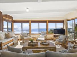 The Cowrie House - Ocean Views, Village, Surf, hotel di Valla Beach