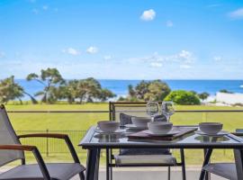 Oceanfront View - Pizza Oven, Pool, Beach, hotel in Sapphire Beach