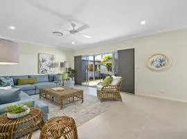 Sea Pine Cottage and Studio - Beach & village central, Family, Sleeps 8
