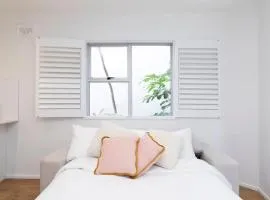 Bondi 1BR - Free Parking & Rooftop - Superhost