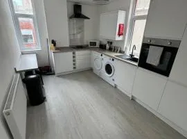 Theo apartment 150 meters from the winter gardens large groups welcome
