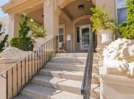 Luxe Beach Estate - 4 Bedrooms and 3 Bathrooms
