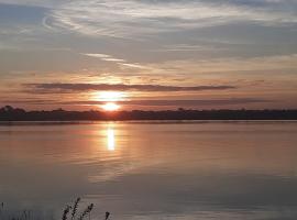 Utsab bagan bari, hótel í Tāki