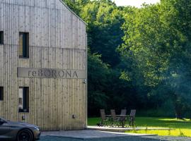 reBORONA: Őriszentp&eacute;ter şehrinde bir konaklama birimi