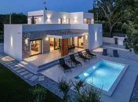 Villa Zanetta pet friendly near Poreč for 6 people with sea view & private pool