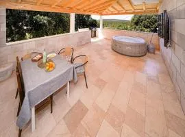 Beautiful Home In Selca With Wifi