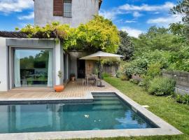 Spacieuse Villa avec Piscine & Jardin - Hébergement Classé, Hotel in Plan-de-Cuques