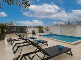 Home story, Hotel in Vidulini