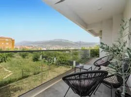 Beautiful Apartment In Split With Wifi