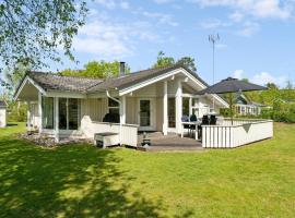 Stunning Home In Glesborg With Sauna, hotel u gradu Glesborg