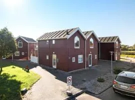 Stunning Home In Hadsund With Wifi