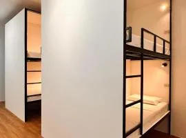 Puy-An, A Nomad Hostel