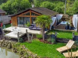 KÄBANE 85, Lodge avec spa au bord de l'eau