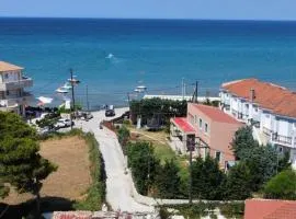 Doras Beach Bungalow B by "elite"