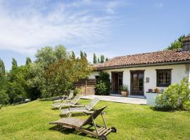 Dependance avec Jacuzzi, hotel in Arcangues
