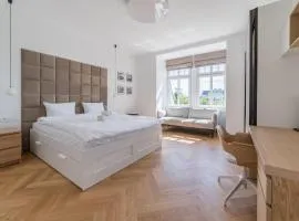 Kochanowskiego Luxury Apartment by BookingHost