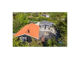 4 Bedroom Stunning Home In Fårevejle