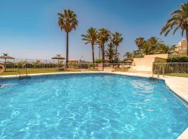 Beach Front Apartment In Mijas Costa, hotel in Mijas Costa