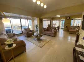 Central luxurious apartment with amazing Nile view