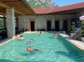 PANORAMA Rooms Hotel near the Old Bazaar, hotell med basseng i Kruj&euml;