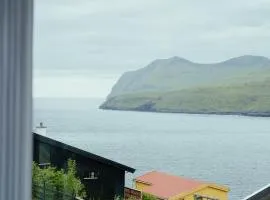 Peaceful Panoramic Retreat in Leynar