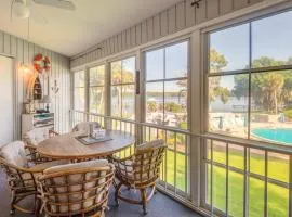 Pool Access and Lanai Riverfront Welaka Condo!