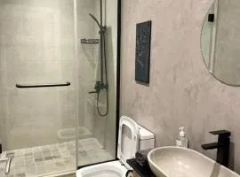 Stylish 1-Bedroom Apartment
