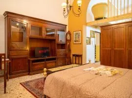Elegant Apartment in the Heart of Taranto w WiFi