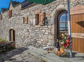 Maison 5 personnes a villeneuve, hotel v destinácii Vébron