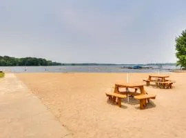 Chippewa Lake Cottage with Fire Pit!
