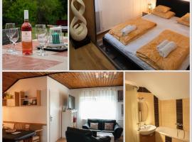 Dózsa Apartman, hotel in Csopak