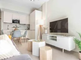 Adorable flat with private parking in the center by REMS