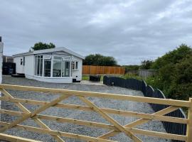 Anglesey hidden getaway, chalet de monta&ntilde;a en Holyhead