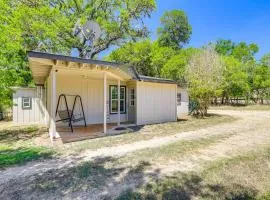 Bandera Carriage House with Medina River Access!