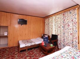 ํํ ๊ฐ์ ์์นํ ํธํ
Hotel Bright Palace