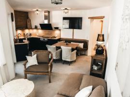 K-Style Chalet Serles with private Sauna, hotel u gradu Miders