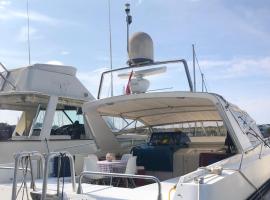 Miss Mary, alojamiento en un barco en Porto Santa Margherita