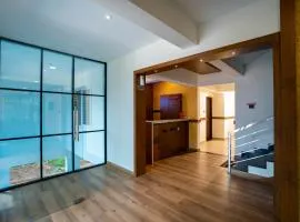 Sapphire Business Suites