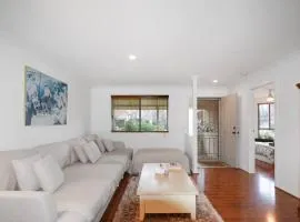 Spacious Seabrook Hideaway Near the Bay