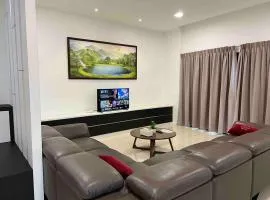Jk CozyStay 10Pax 300Mbps 3BedR 2BathR 2ShadedCarpark