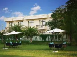 TreeHouse Sunrise Resort and Caravan Park, Neemrana