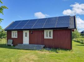 Gorgeous Home In Ellös With Wifi, vila v destinaci Ellös