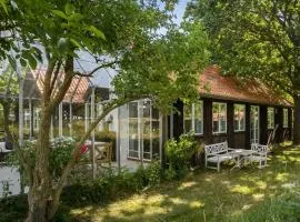 5 Bedroom Gorgeous Home In Askeby