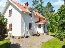 2 Bedroom Awesome Home In Kristinehamn