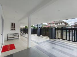 Jk Home Borneo 96 18Pax 6BedR 6BathR 3Carparks, chalupa v destinaci Kučing