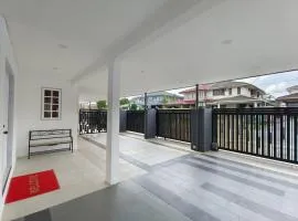 Jk Home Borneo 96 18Pax 6BedR 6BathR 3Carparks