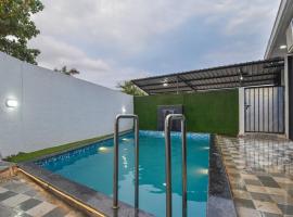 EMPYREAN STAY ll 3BHK ll JAGUAR VILLA ll AC ll PVT POOL ll LUXURY, hotel v destinaci Lonavala