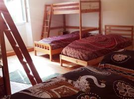 La Louve Chez Valérie, hotel i Châtelneuf