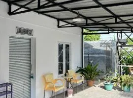 Adrian Family Homestay